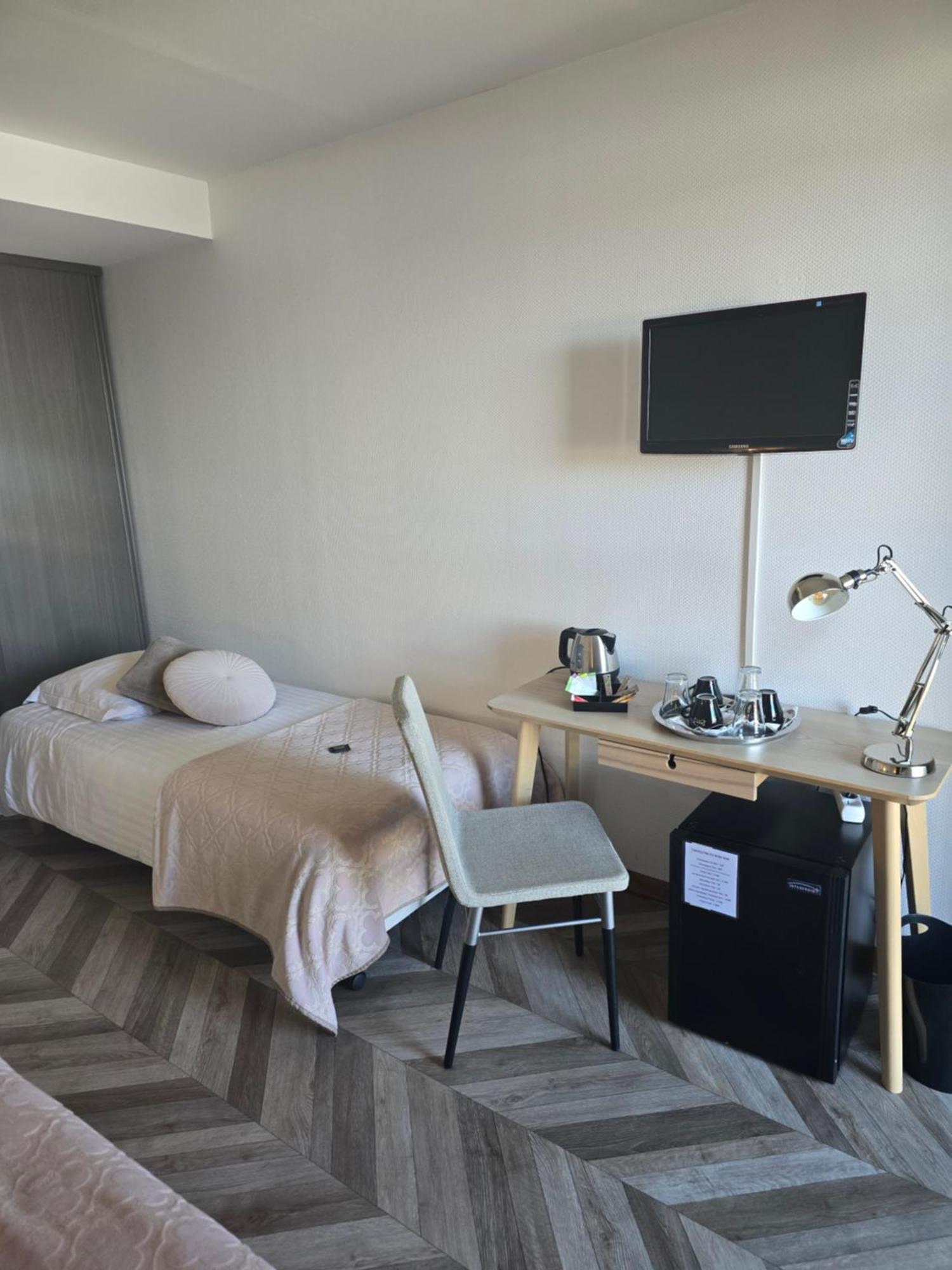 Hotel L'Ideal Le Mountbatten Арроманш-ле-Бен Экстерьер фото