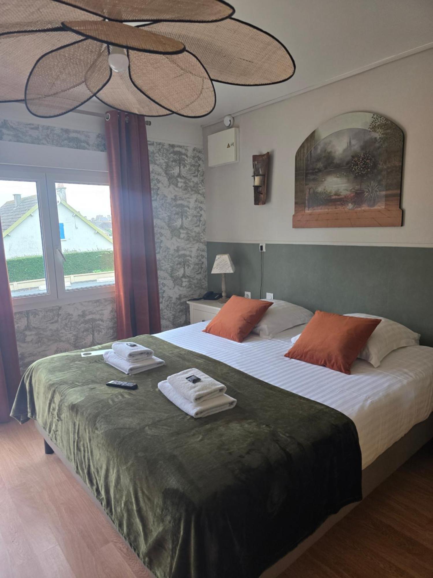 Hotel L'Ideal Le Mountbatten Арроманш-ле-Бен Экстерьер фото